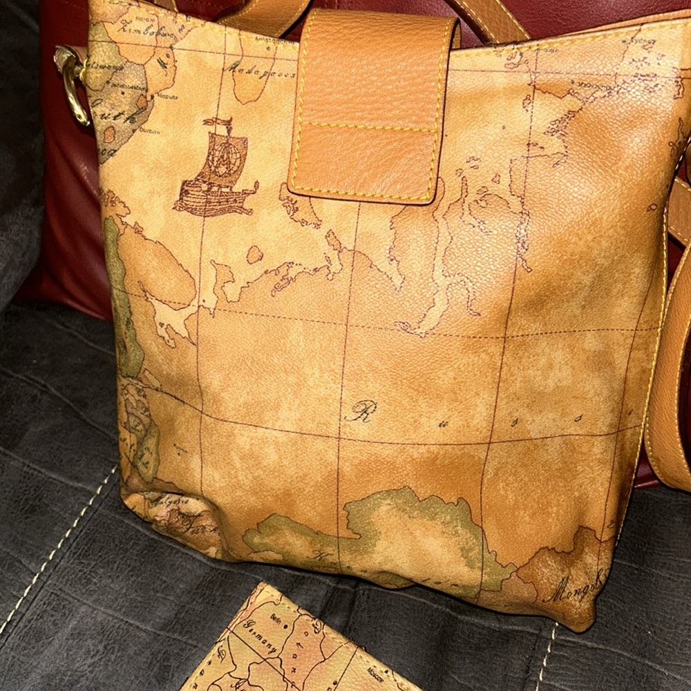 Alviero Martini 1A Classe Geo World Map Shoulder Bag Purse Coated Canvas Leather - Picture 5 of 16